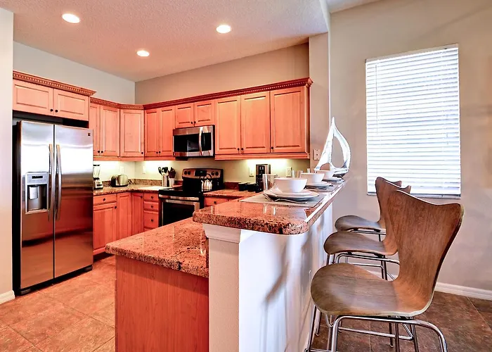 Harborview Grande 700 Waterfront *