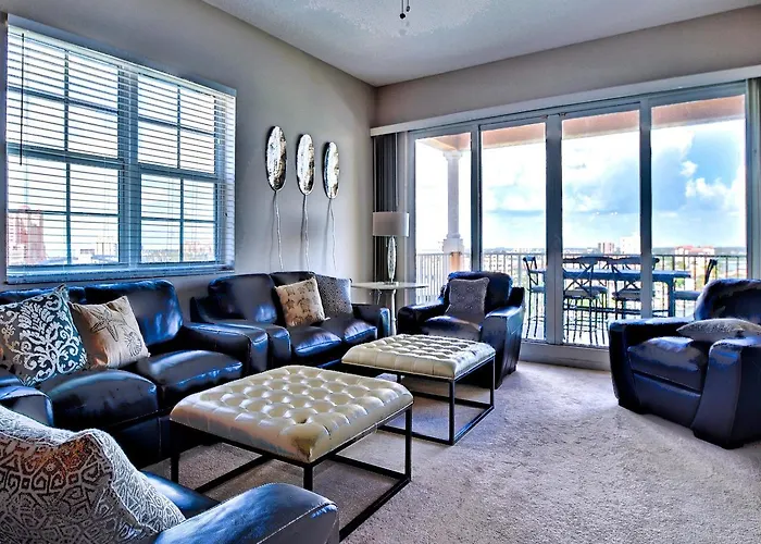 Apartment Harborview Grande 700 Waterfront